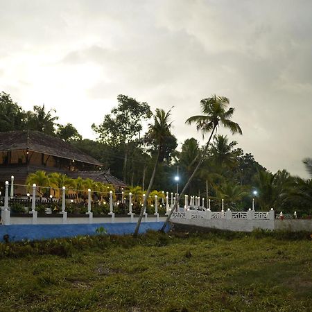 Arayathu Heritage Villa Resort Kottayam Bagian luar foto