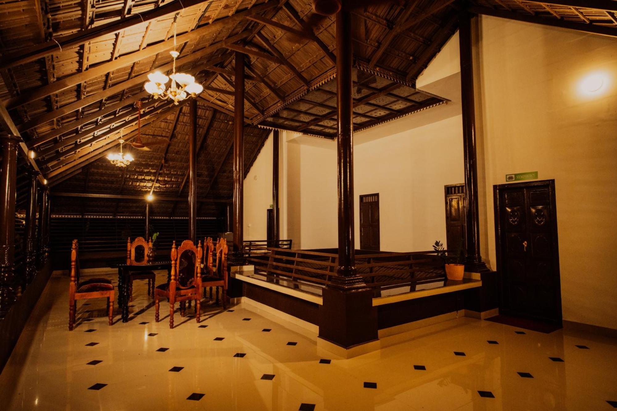 Arayathu Heritage Villa Resort Kottayam Bagian luar foto
