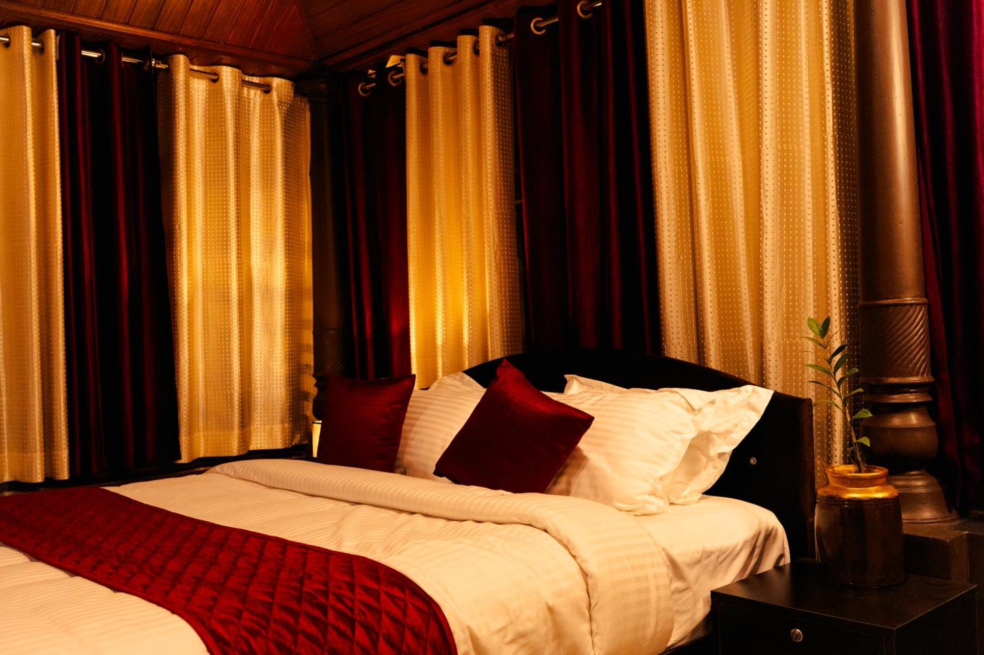 Arayathu Heritage Villa Resort Kottayam Bagian luar foto